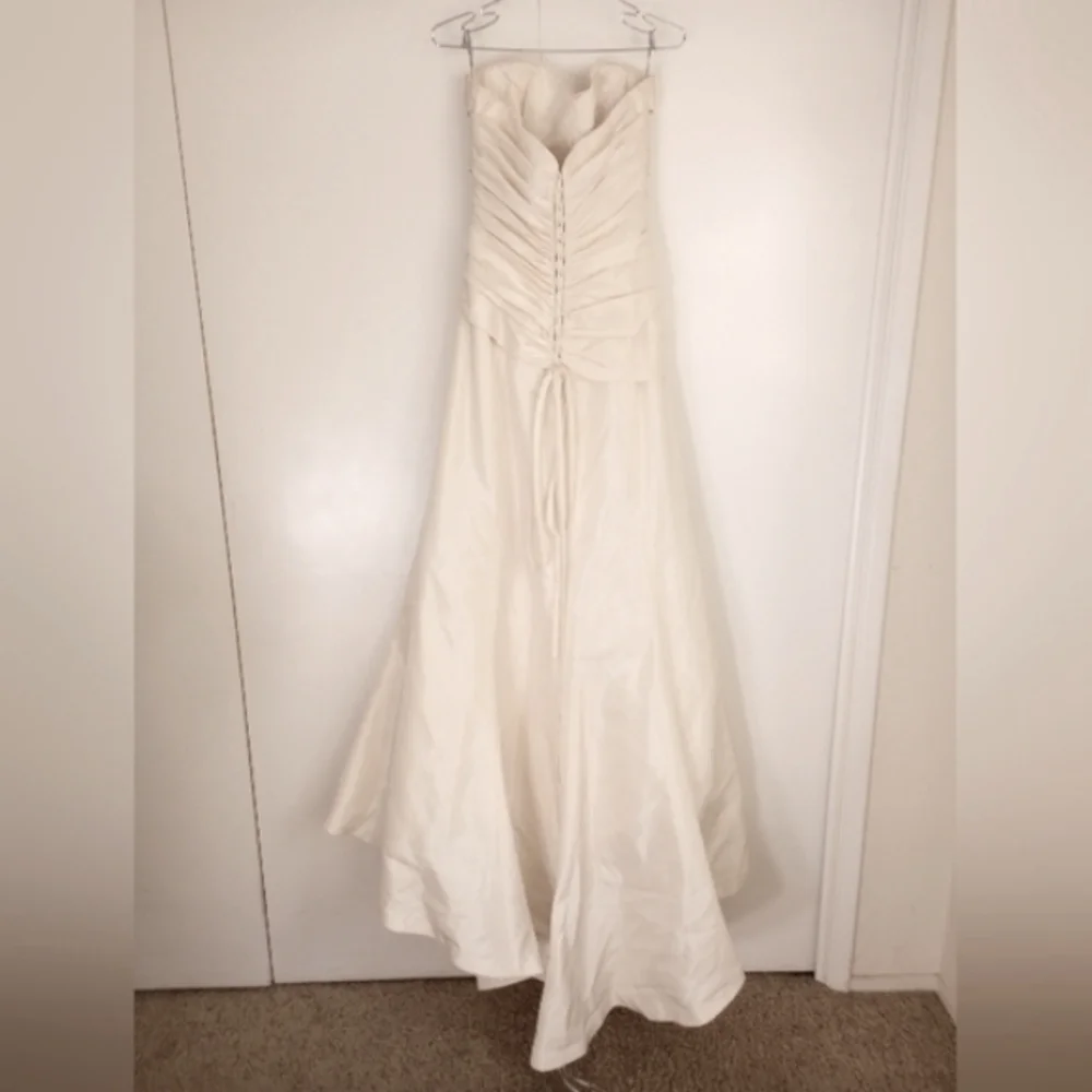 Strapless Wedding Gown - Picture 3 of 7